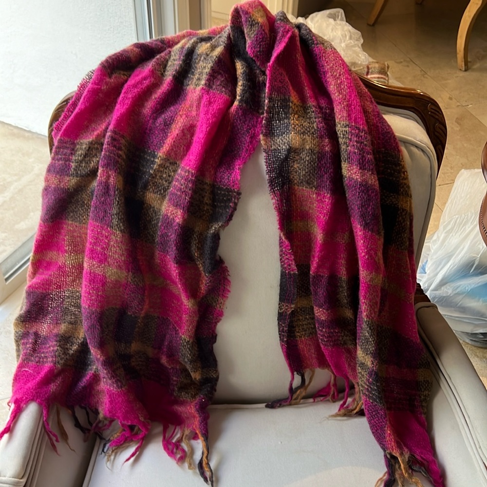 I Love  H81 plaid fringed Scarf